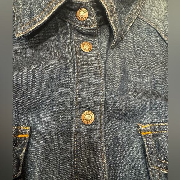 Guess 1981 Women's Medium denim shirt Western Faded Long Sleeve Snap Down button - Picture 3 of 8